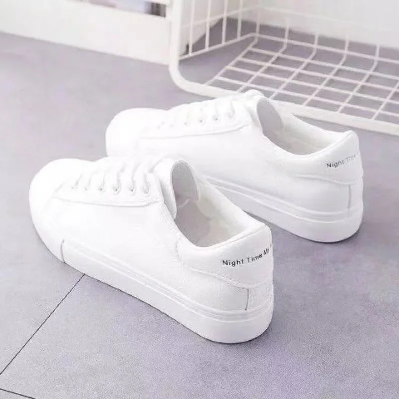 2024 new small white shoes women's classic hundred street shooting students shallow mouth fashion sports flat bottom board shoes