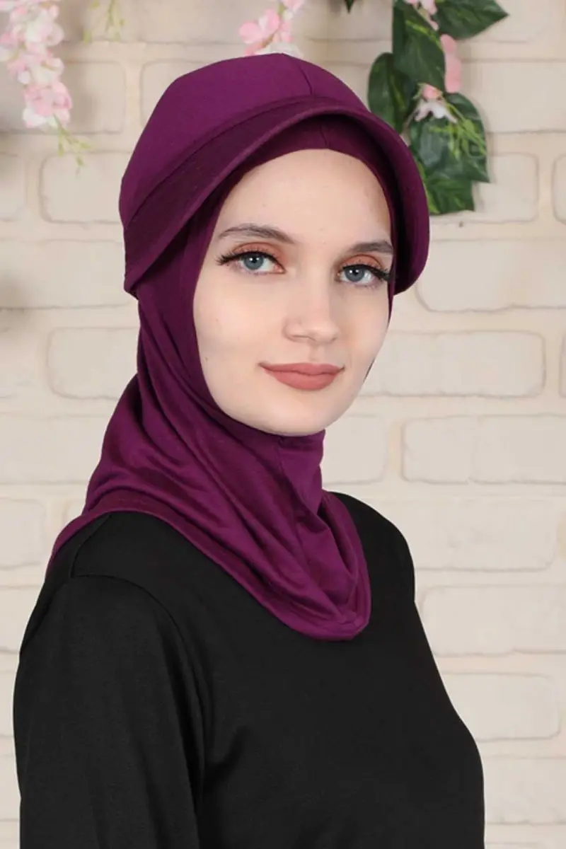 Gorro morado peinado