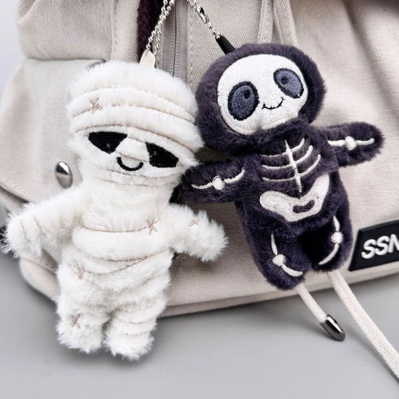 2/1 szt. Halloweenowe zabawne pluszowe zabawki w kształcie czaszki i mumii, kreatywna wypchana lalka, breloczek do kluczy, zawieszka do torby, dekoracja do zawieszenia na klucze, śmieszne prezenty świąteczne