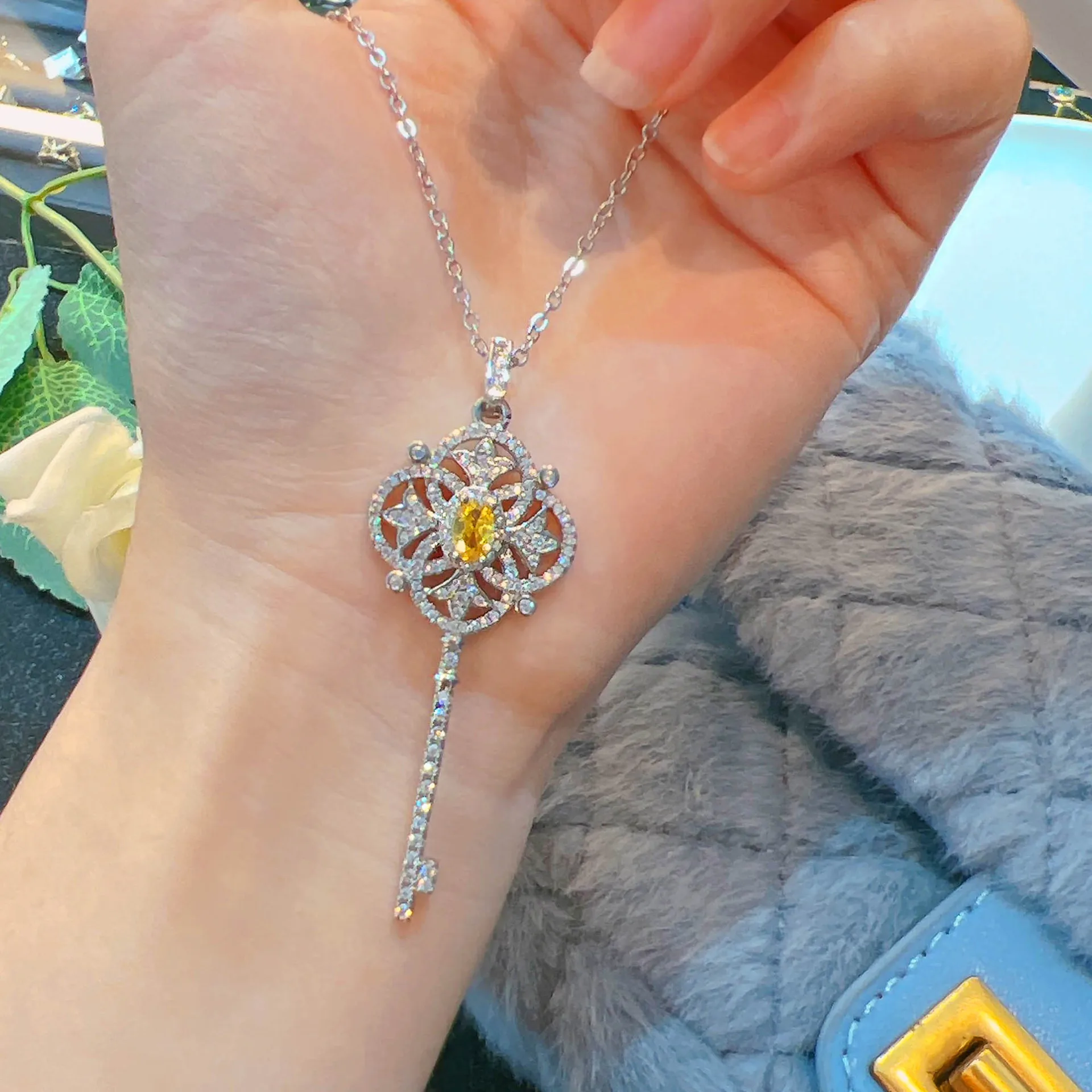 Foydjew Luxury Asscher Cut Yellow Simulated Diamond Key Pendant Female Fashion High Carbon Zircon Clavicle Necklaces For Women