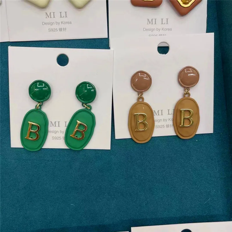 Brand New Metal Ladies Earrings Women Letter B Pendant Stud Earrings Girls Acrylic Pendant Jewelry Party 2023
