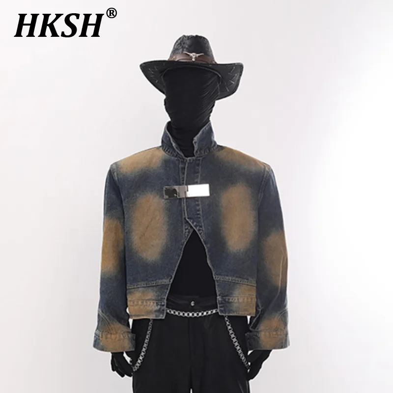 

HKSH Spring New Men Elegant Niche Design High Sense American Retro Color Block Metal Denim Jackets Retro Short Chic Coats HK4364