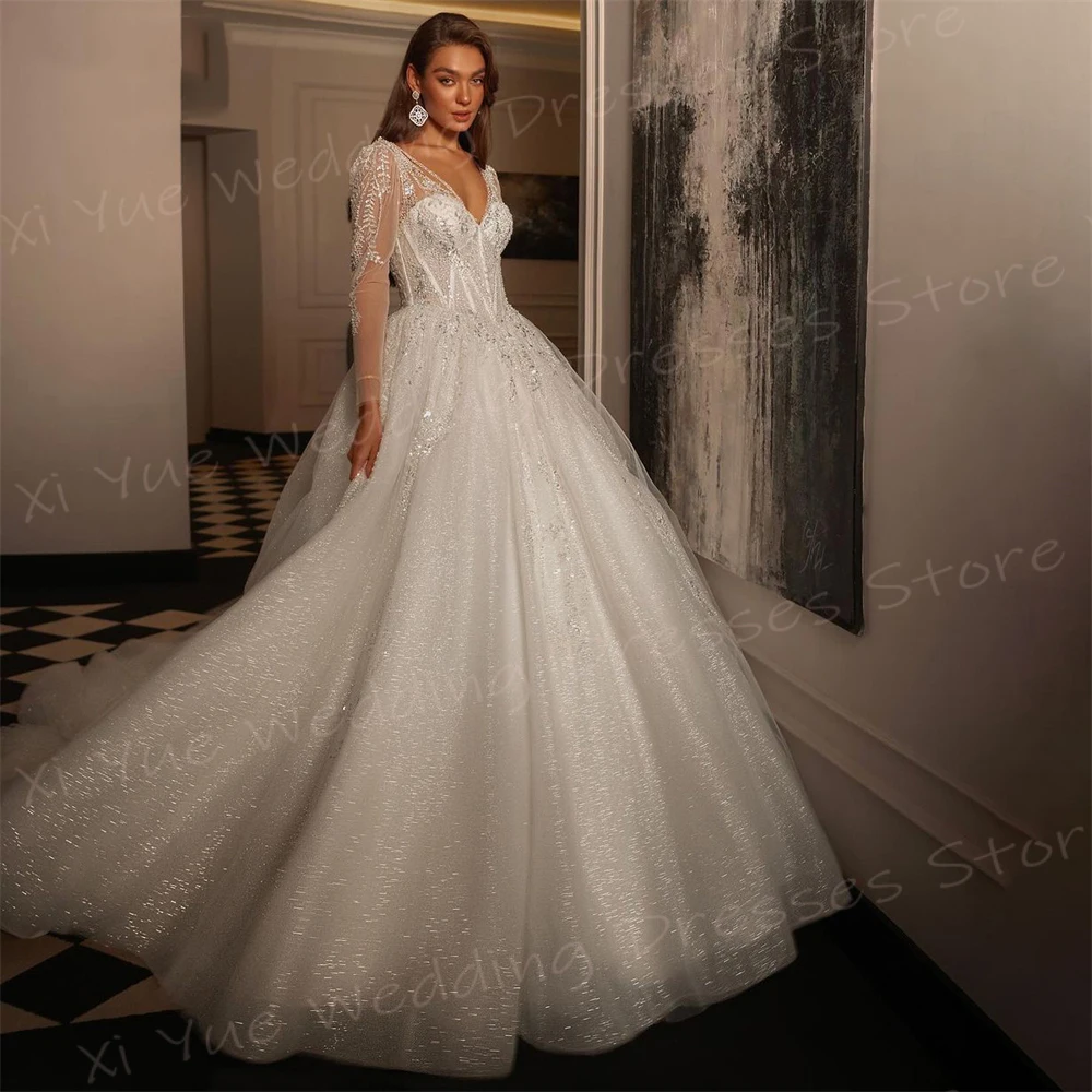 Shiny Luxurious A Line Women's Wedding Dresses Elegant Lace Appliques Bride Gowns Charming V-Neck Backless فساتين حفلات الزفاف