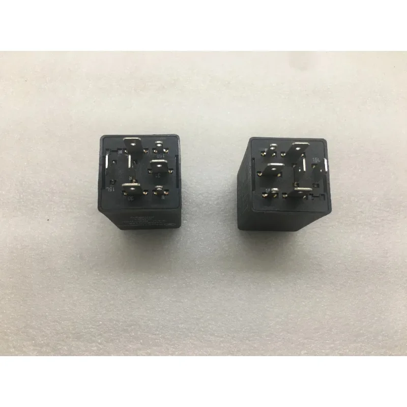 Suitable for L3000 heavy duty truck tractor electronic flasher flash relay original factory accessories