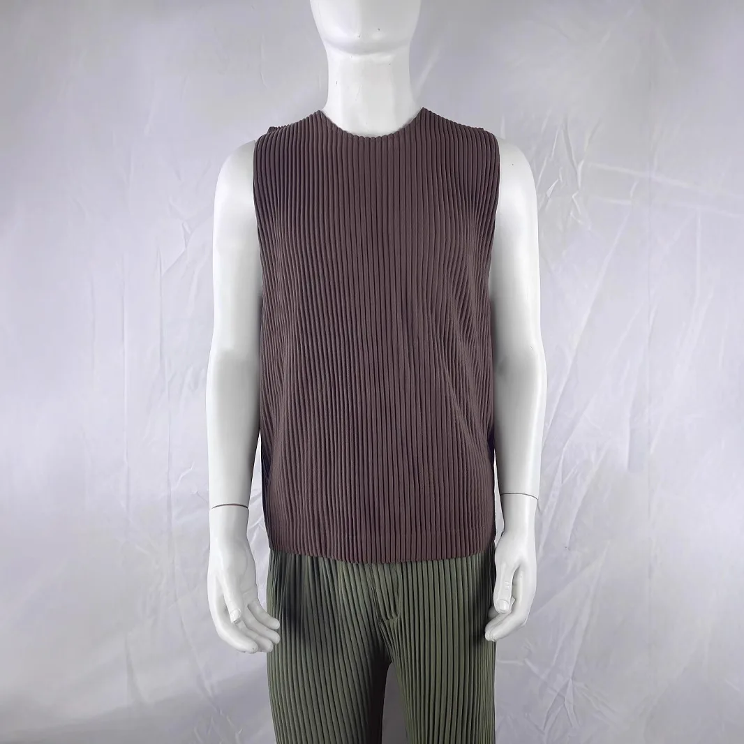Miyake Fold 2025 Men's Summer Casual Loose Pleated Japanese Design Basis Pleats Base Tank Top Vest Men's Fashion Casual