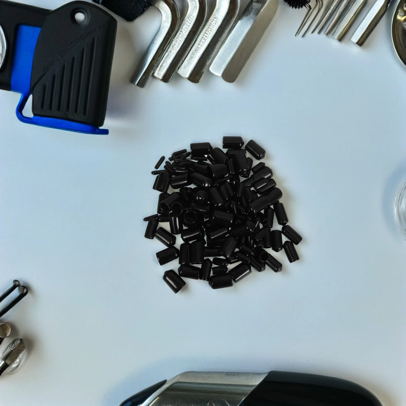 

120pcs Black PVC Screw Covers Bolt Thread Protectors Round Caps 1/8 1/4 3/8 1/2 Inch Pegboard Hook Safety Caps