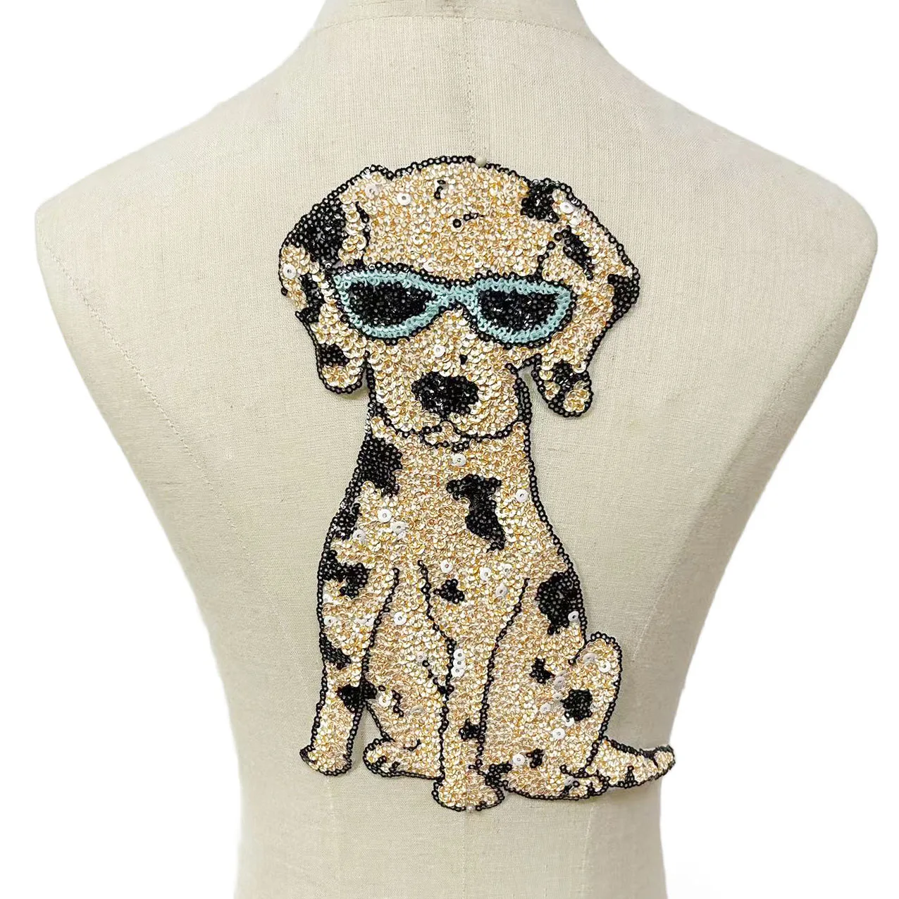 One Piece Cool Dog Pailletten-Stickerei-Patch, niedliches Eisen auf für Kleidung, Jacke, DIY-Modeaccessoires