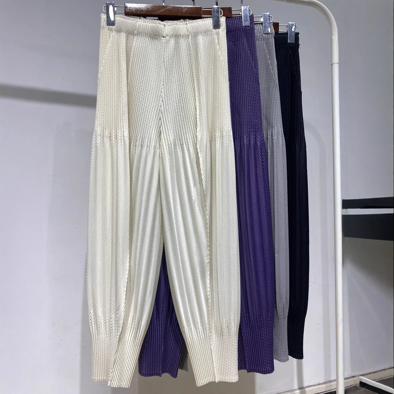 Miyake Pleated 2026 New Fall and Spring Pleated Pants Women's Models Niche Harem Pants Loose Elastic Waist Casual Pants Pleated