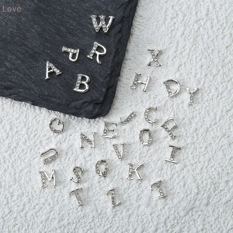 [L&P] 10 peças amuletos de letras 3D para unhas, liga de luxo, alfabeto, strass, arte de unha, pontas acrílicas, acessórios de decoração