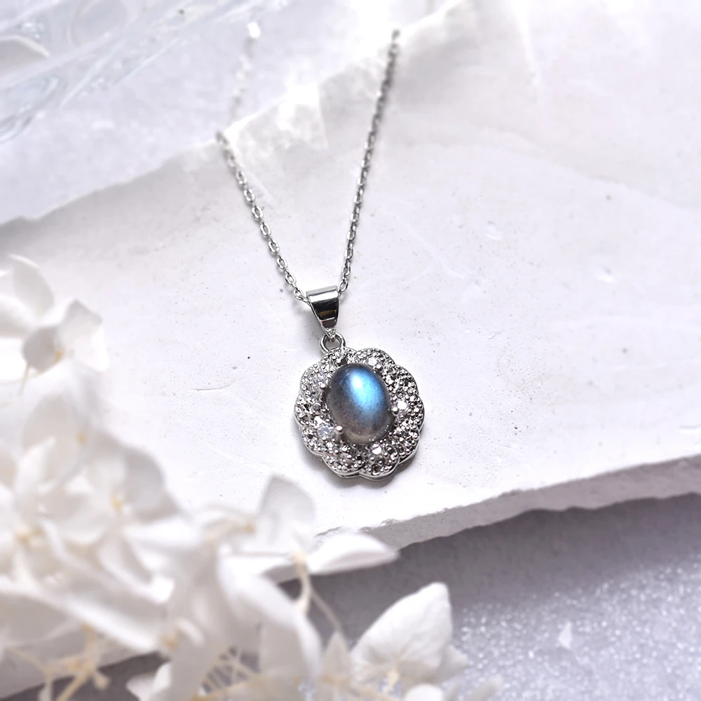 ITSMOS Natural Labradorite Flower Pendant Necklace Filigree Pendant Oval Big Stone Chain Elegant Jewelry for Women Romatic Gift