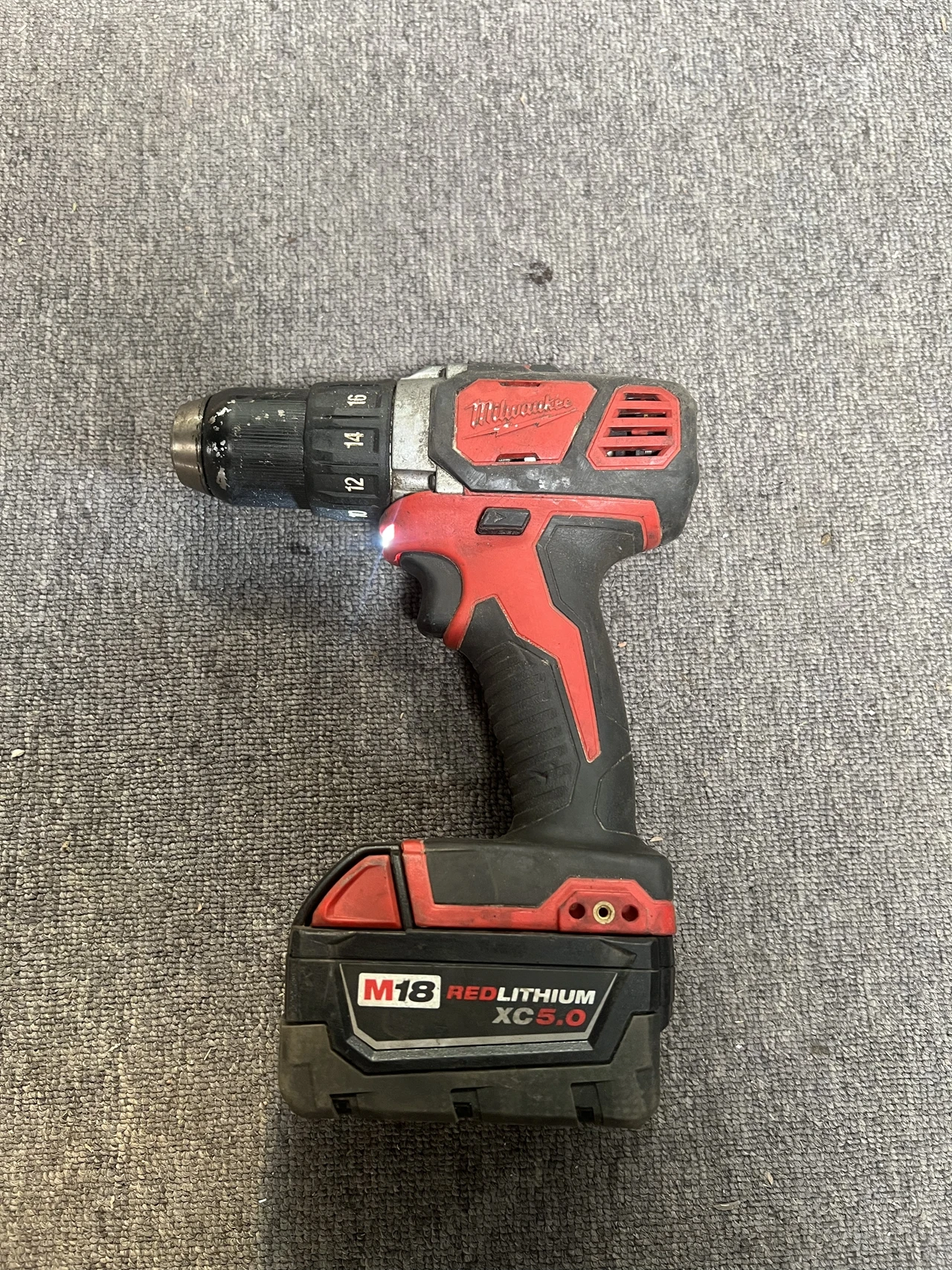 USED Milwaukee 2606-20 Includes 5.0AH battery M18 Compact 1/2