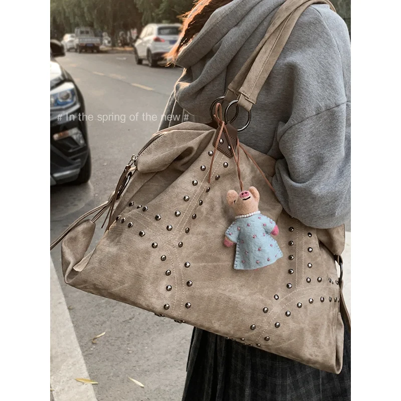 

Women Vintage Shoulder Bag Large Capacity Fashion Y2k Handbag Luxury Design Underarm Bags Grunge Korean Handbags Rivet Tote Bag