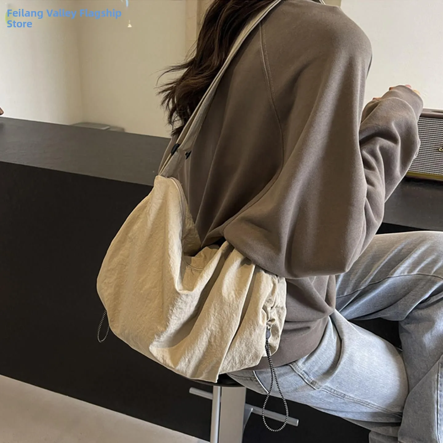 

2026 New Nylon Dumpling Bag Sports Crossbody Bag Unisex Large Capacity Tote Bag Cycling Relaxing Single Shoulder Bag for Women