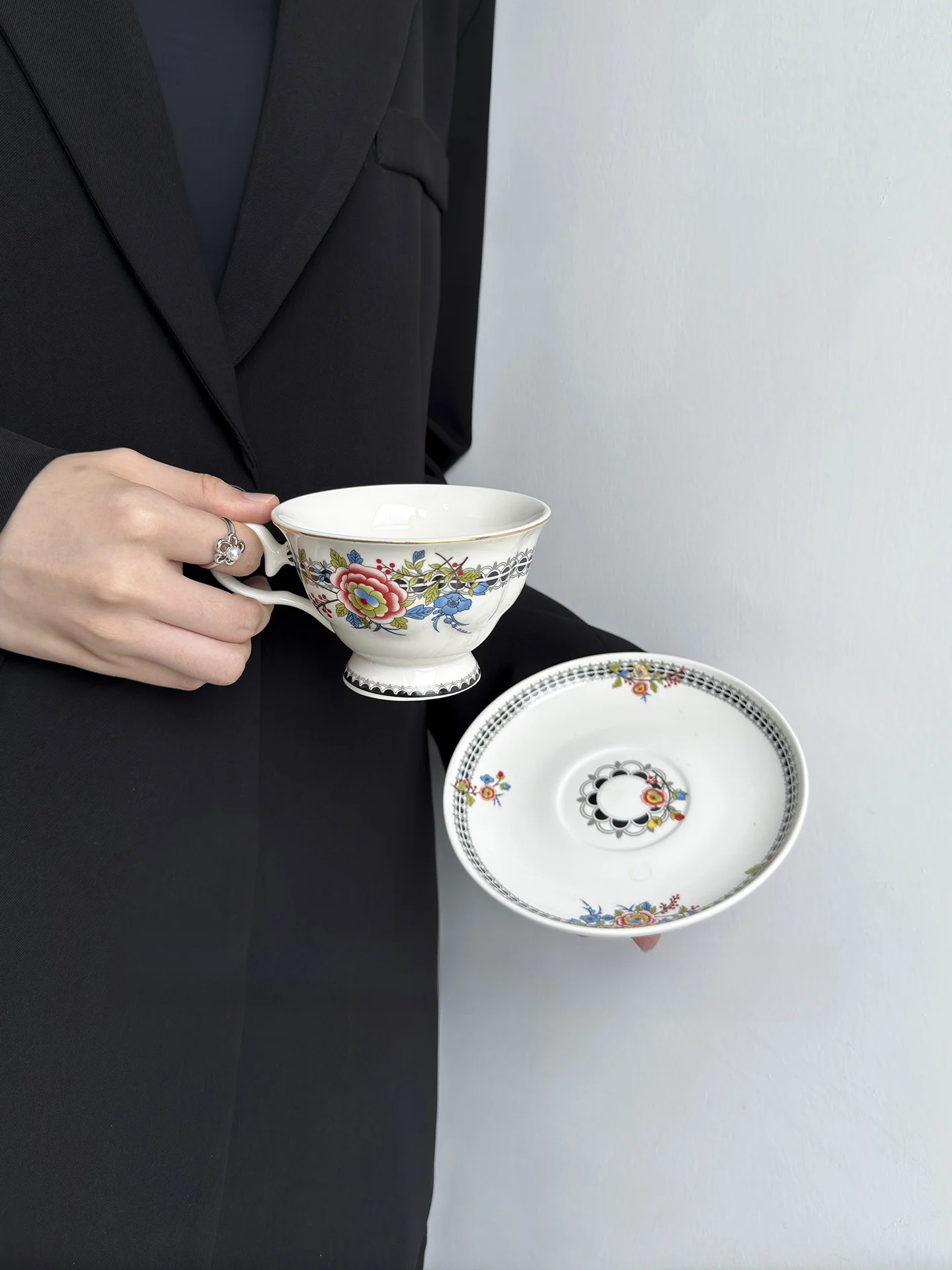 English Style Floral Coffee Cup Set High End Ceramic Afternoon Tea Cup Gift Set Geometric Pattern Single Ear Handle Cups