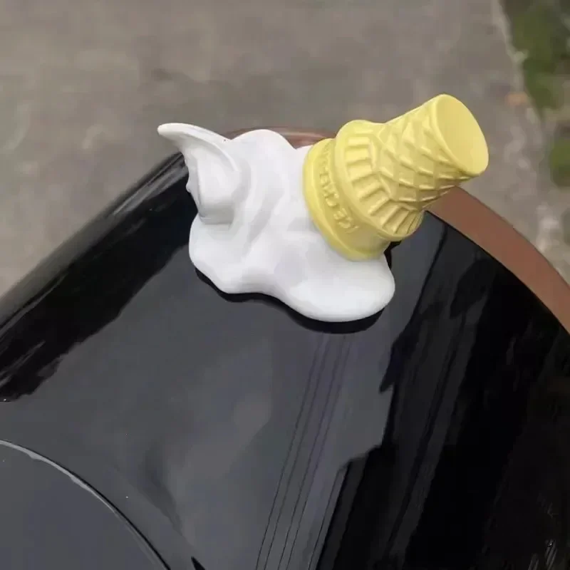 New Ice Cream Falling on A Car - Fun Simulation Ice Cream Ornament Motorcycle Creative Ornament