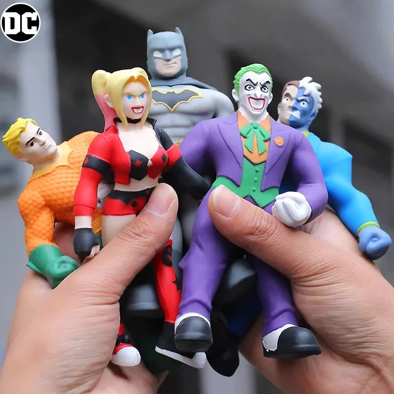Dc animação dos desenhos animados batman coringa o brinquedo flash transformando boneca elástica meninos e meninas moda personalidade alívio do estresse brinquedos