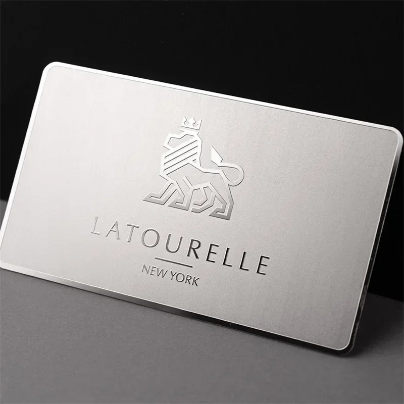 تخصيص الفولاذ المقاوم للصدأ اللون الطبيعي بطاقة الأعمال المعدنية مرآة اللون الطبيعي الراقية شعار بطاقة الأعمال