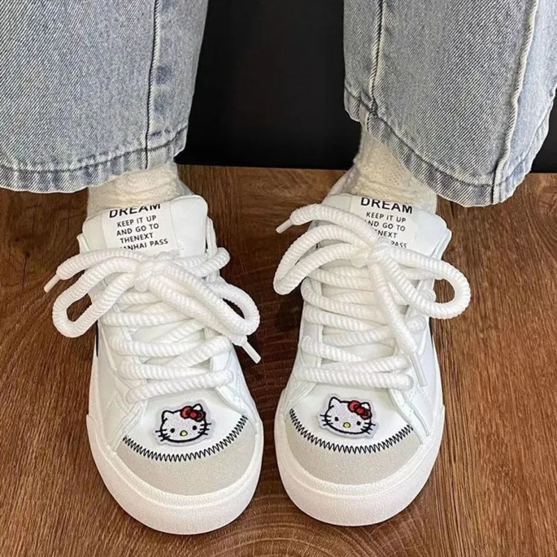 New Sanrio Hello Kitty Sneaker Kawaii kot kreskówkowy Dopamine brezentowe damskie jesienno-zimowe małe obuwie sportowe do tenisa na co dzień