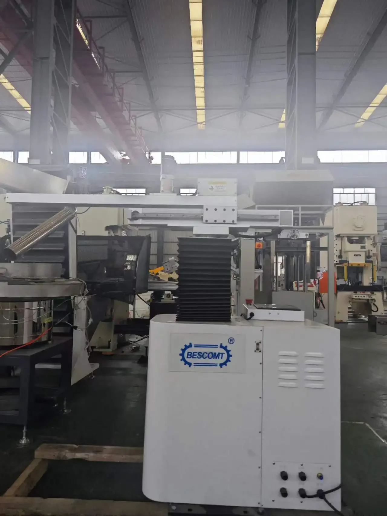 OEM 5 Axis Swing Robot Arm Manipulator For CNC Punching Machine