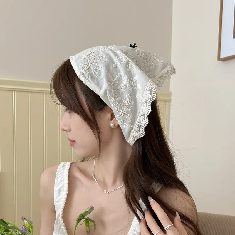 

Бежевый треугольный платок в стиле французской провинции с кружевной вышивкой и бантом, винтажный ретро-аксессуар для фотосессий, повязка на голову для повседневного ношения