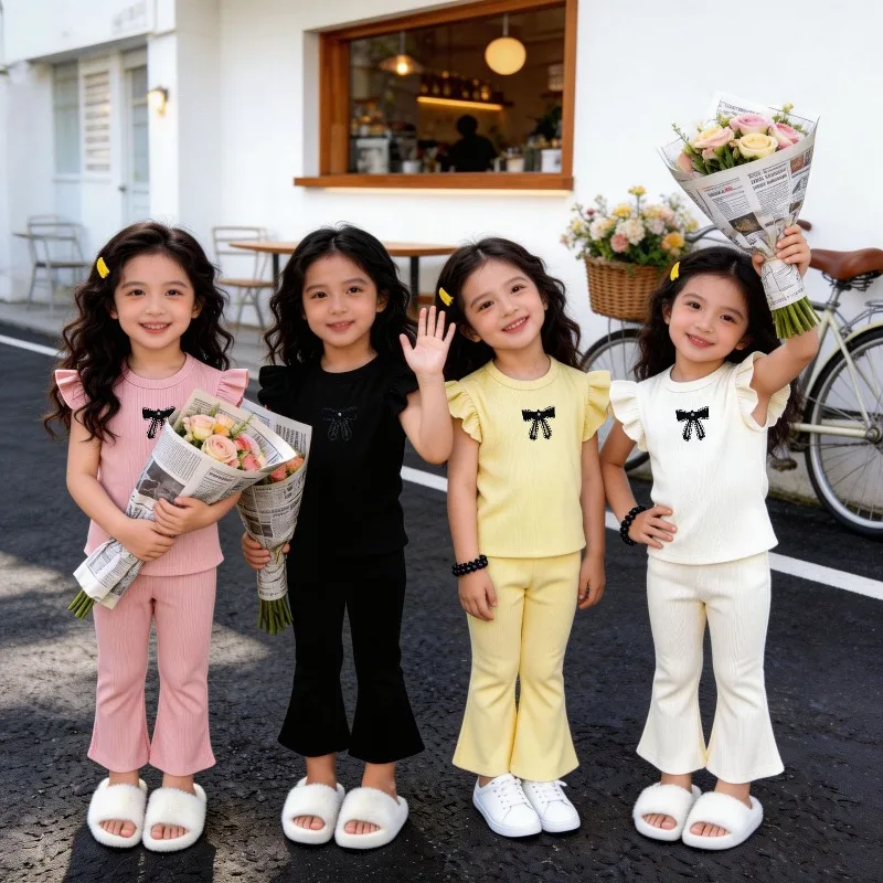 Sommerliche, niedliche Outfits für Mädchen mit Flügelärmeln: Atmungsaktive, bequeme Kinder-Sets mit elastischer Taille, Schlaghose und Weste, zweiteilig