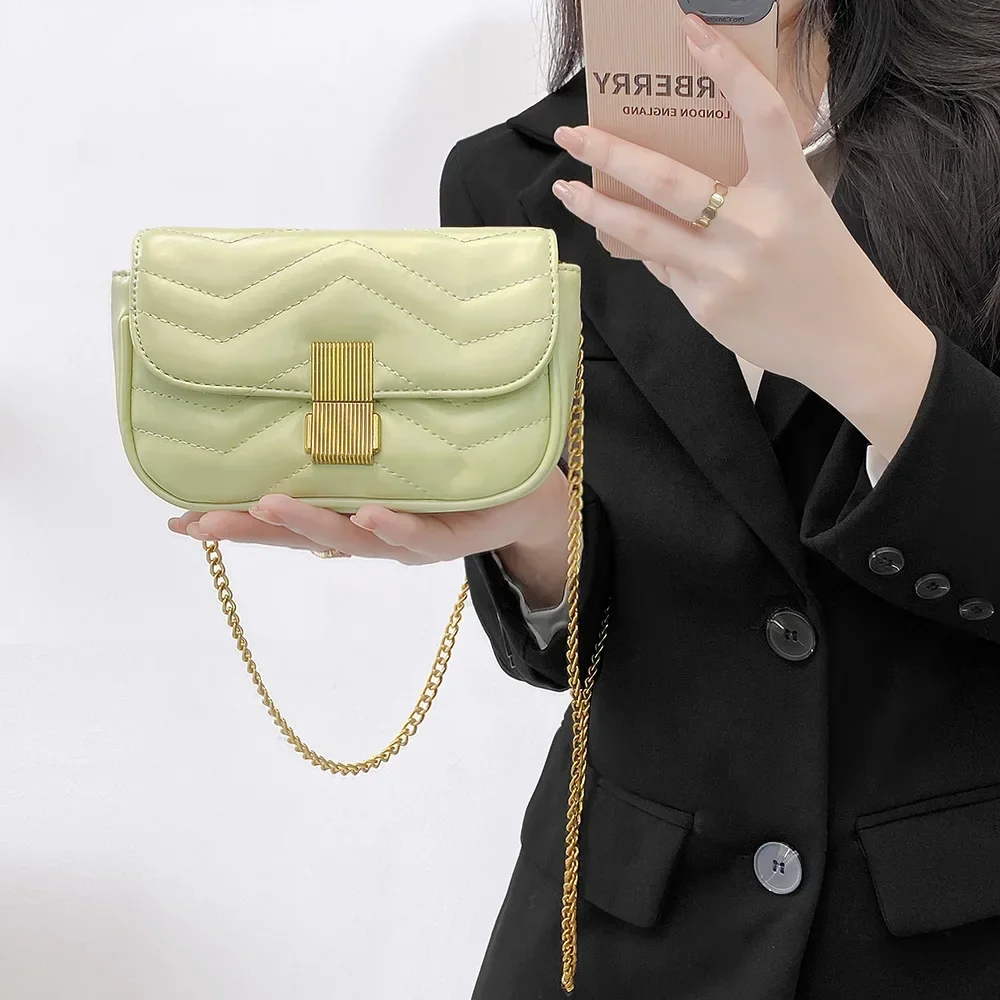 Xiaoxiangfeng Lingge Metal Chain Women's with One Shoulder Cross Shoulder Underarm Bag 2023 New Design Sense To The Small Crowd