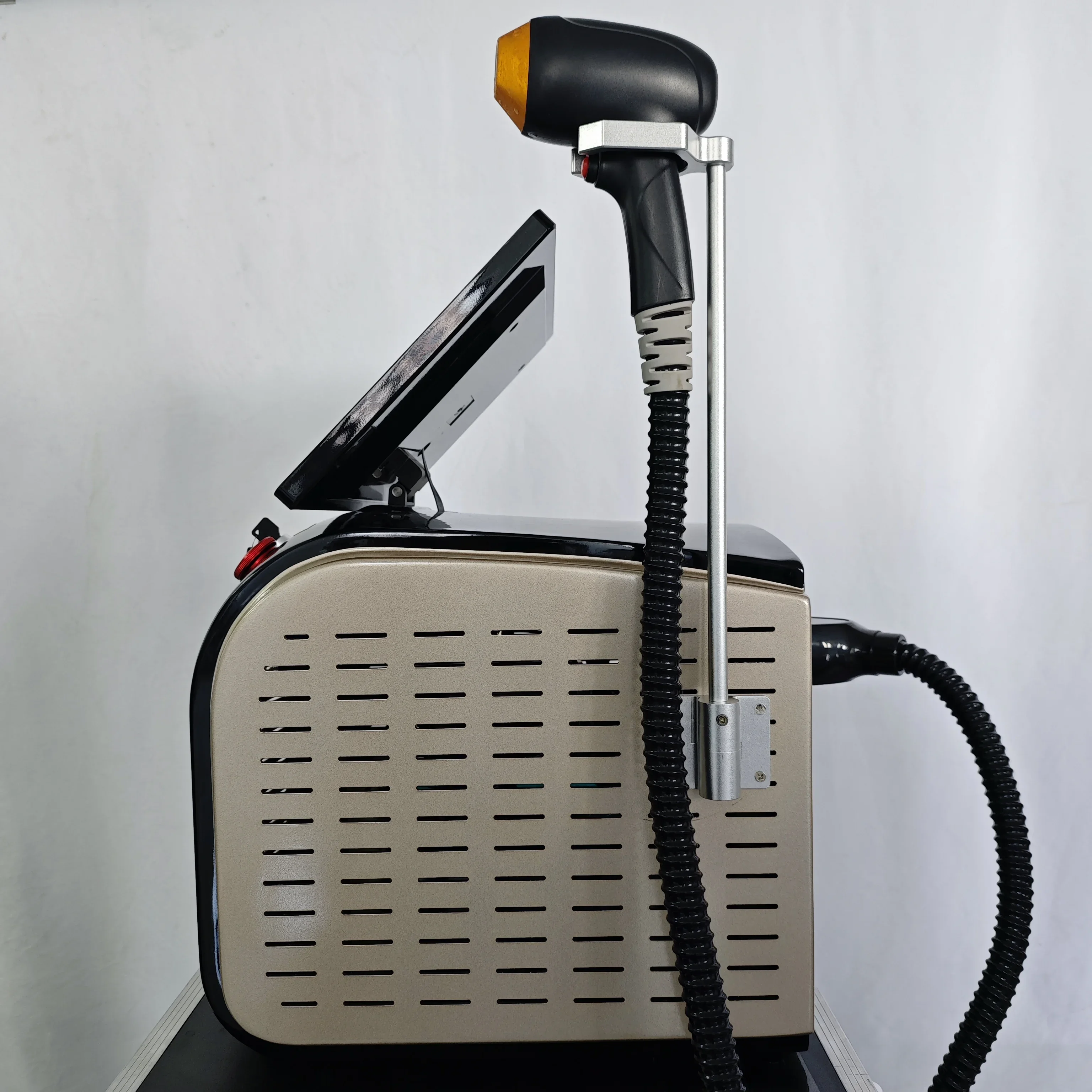 System Laserowy Ice Platinum 4000W Trzy Długości Fal 755 808 1064NM Laser Diodowy do Depilacji Bez Bólu