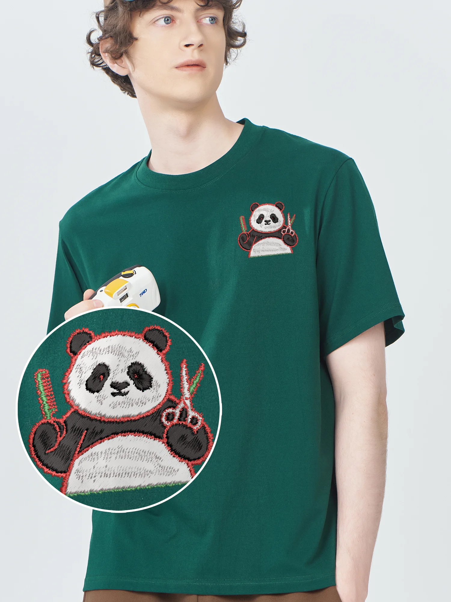 

Haircutter Bear Embroidered Tee Shirt Unisex Crew Neck Luxury Designer Breathable Embroidery Tshirts Casual Clothes​