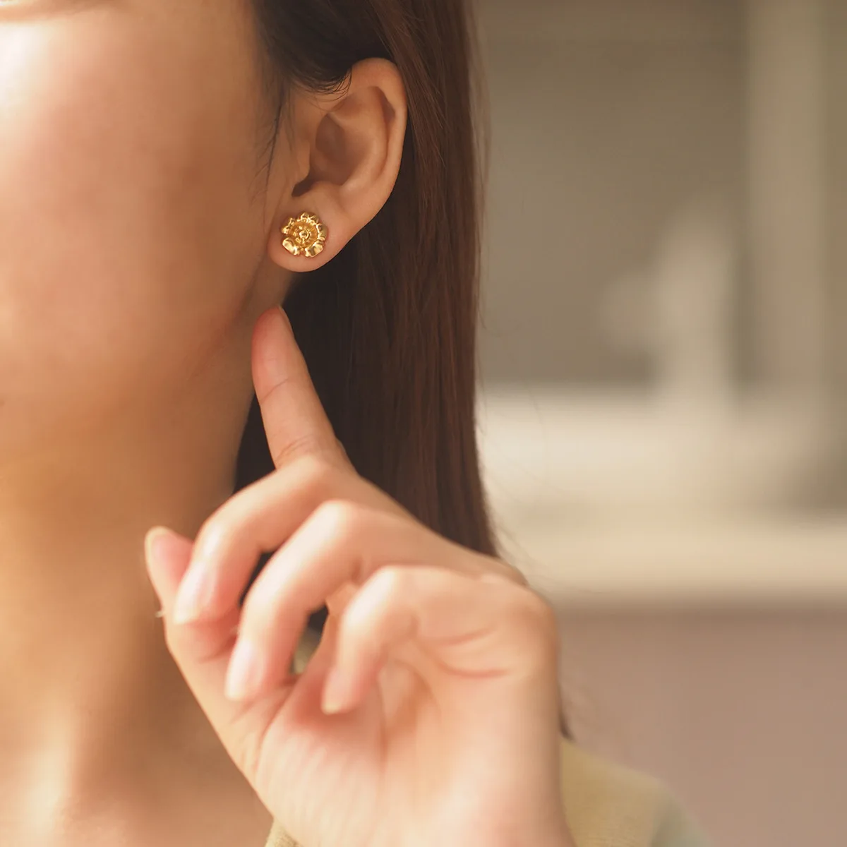 

French & Euro-American Style Vintage Camellia Stud Earrings