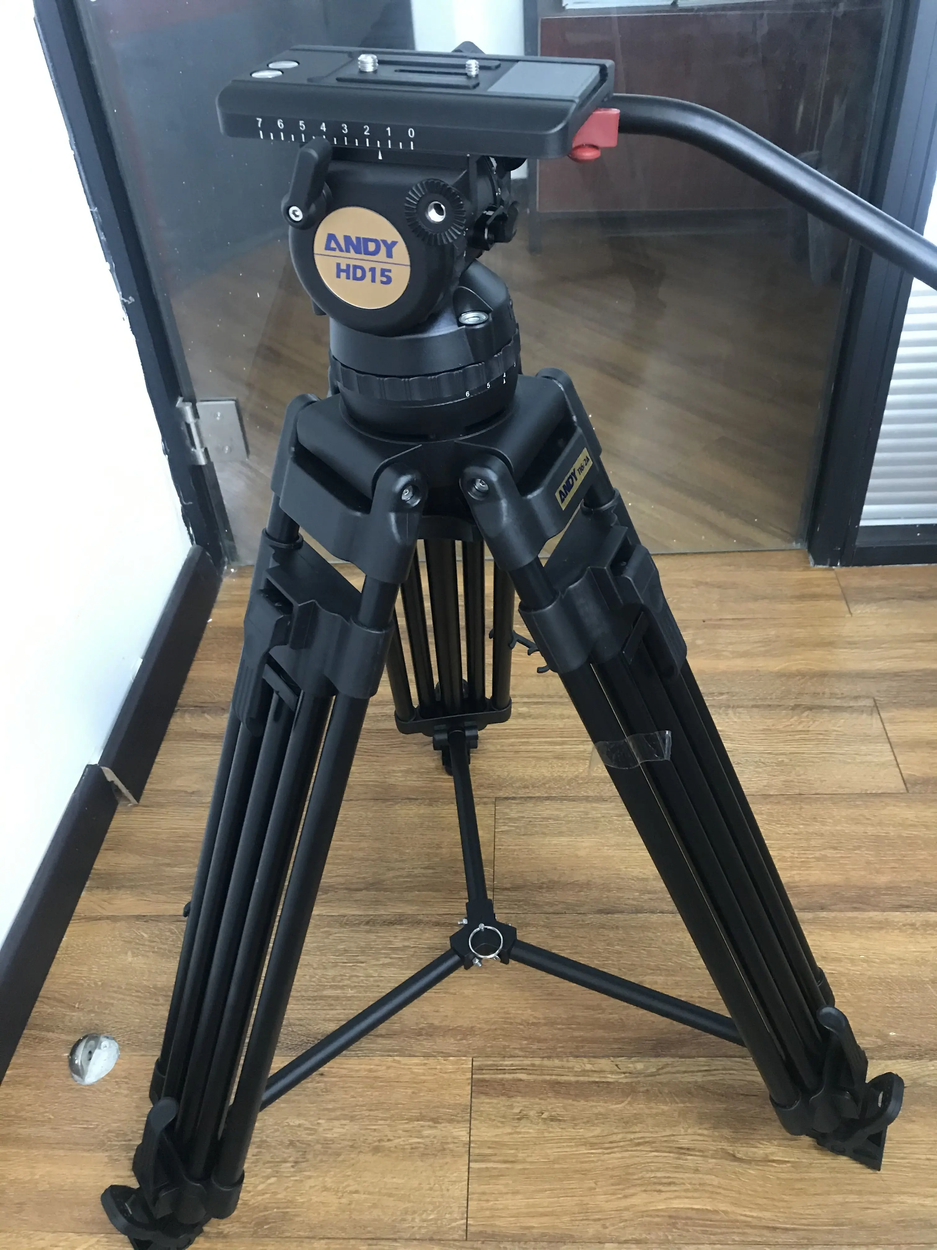 

Tripod Manufacturer High Quality Professional Camera Tripod Kit with Fluid Head 15kg Payload Aluminum