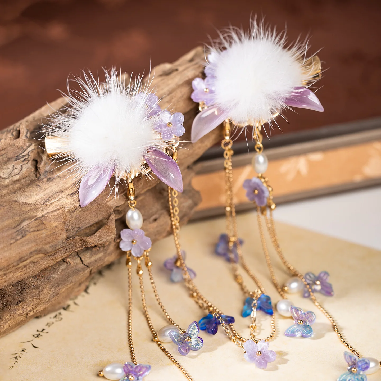 

Girls' Tassel Hair Clip With Plush Ball Hanfu Chinese Vintage Hair Accessories Retro Flower Tassel Girls Barrettes Gifts