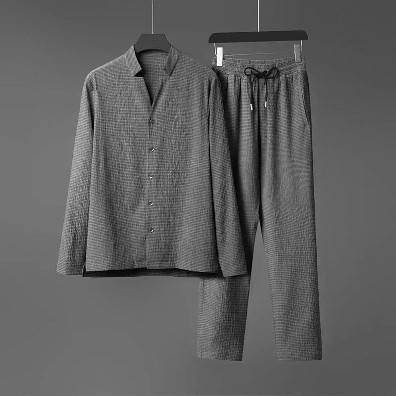 2025 Men's Two-piece Casual T-shirt and Pants Set, Handsome and Wrinkled Men's Sports Set, Fashionable Short Sleeved Sportswear