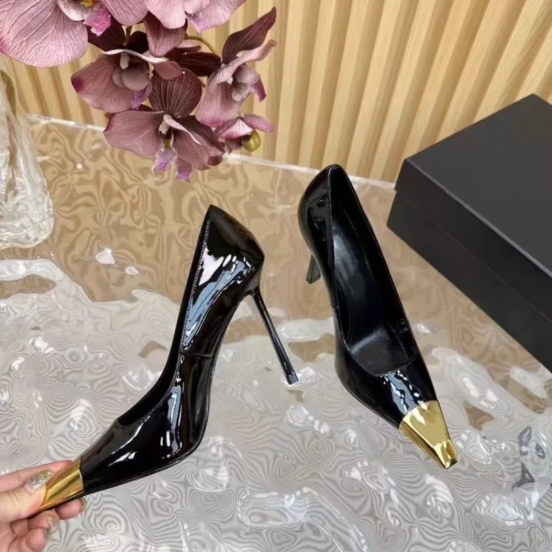 Neue Frühlings-High-Heels mit spitzer Zehenpartie und femininem Touch, spitze Zehenpartie aus Lackleder mit dünnen Absätzen und ultrahohen Einzelschuhen