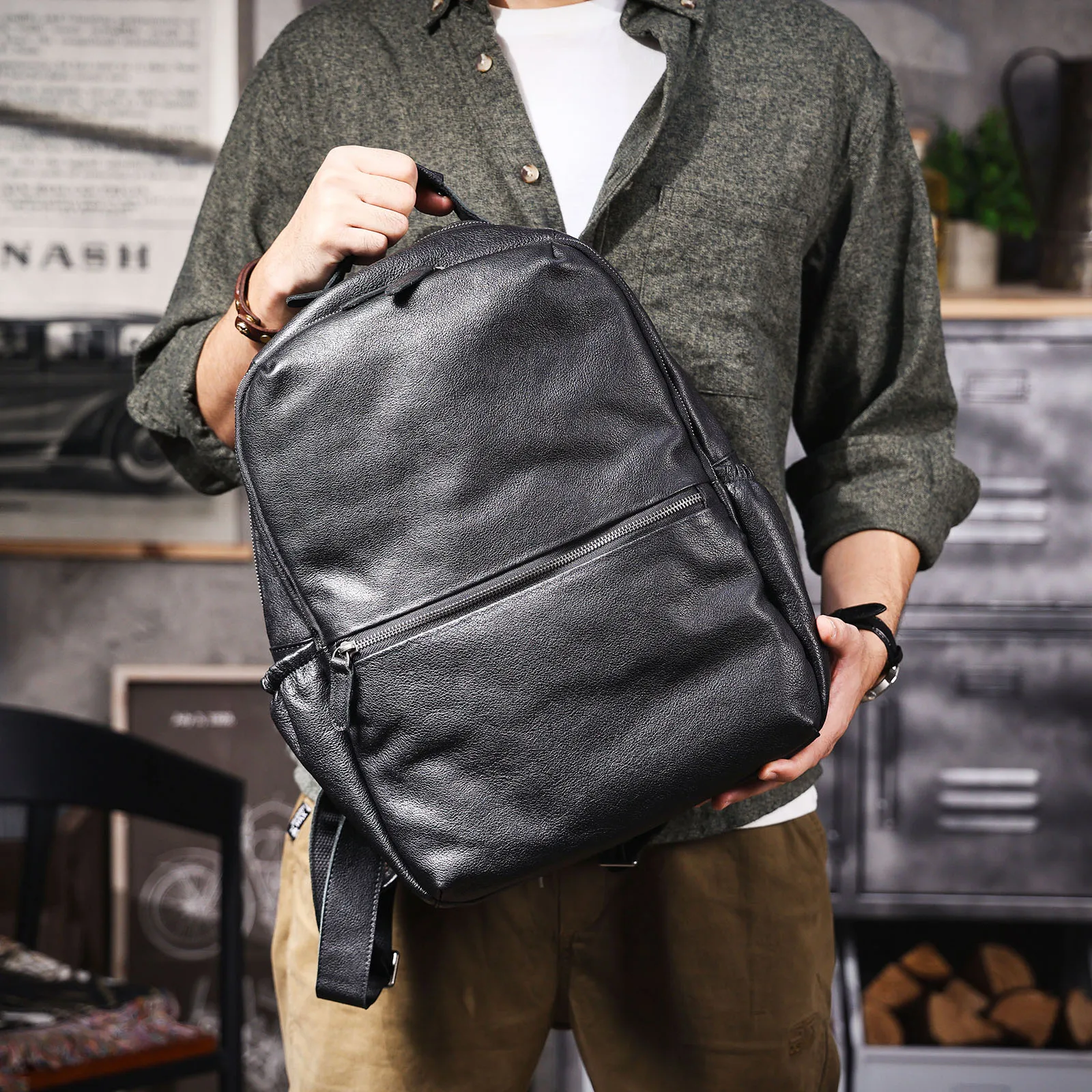 Lässiger Echtleder-Rucksack für Herren, Laptop-Tasche für Männer, Reisetasche aus hochwertigem Rindsleder, modischer Preppy-Stil. – Detail 5