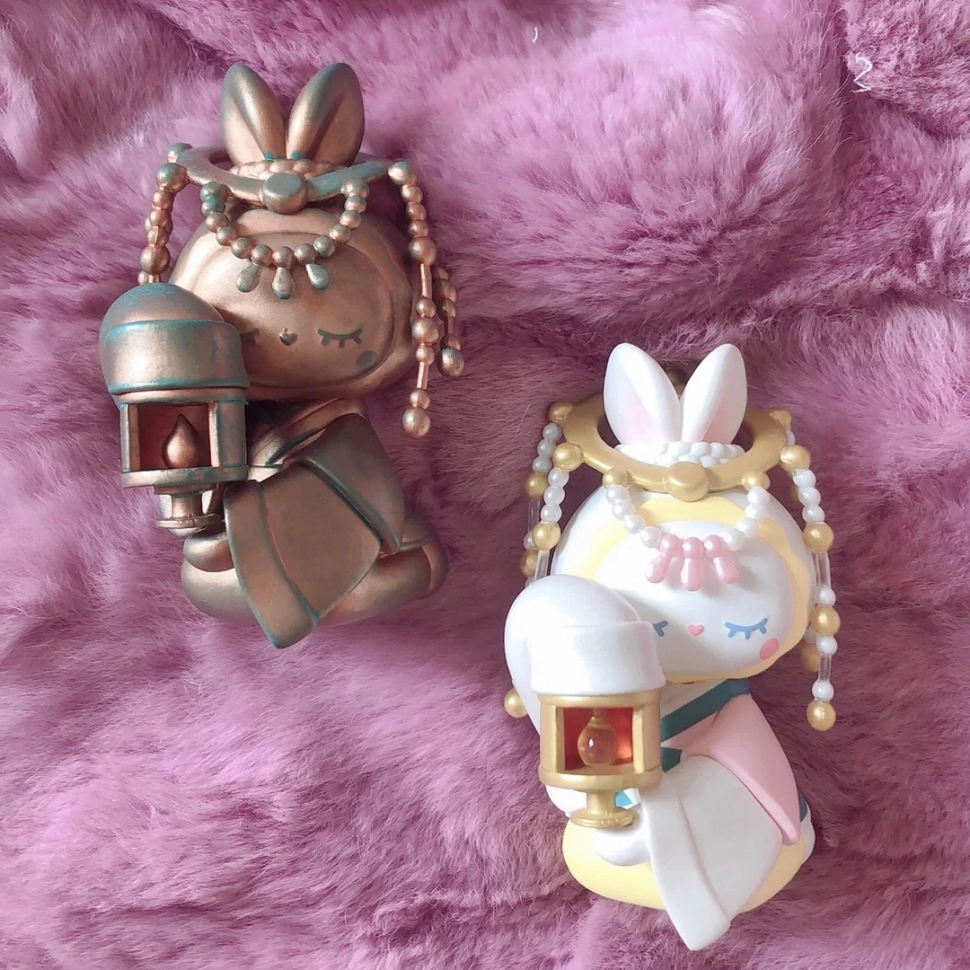 إيما ميجينغ فورست حول صندوق أعمى من سلسلة بيند - زخرفة دمية فتاة لطيفة مصنوعة يدويًا هدية لعبة صندوق أعمى عصري