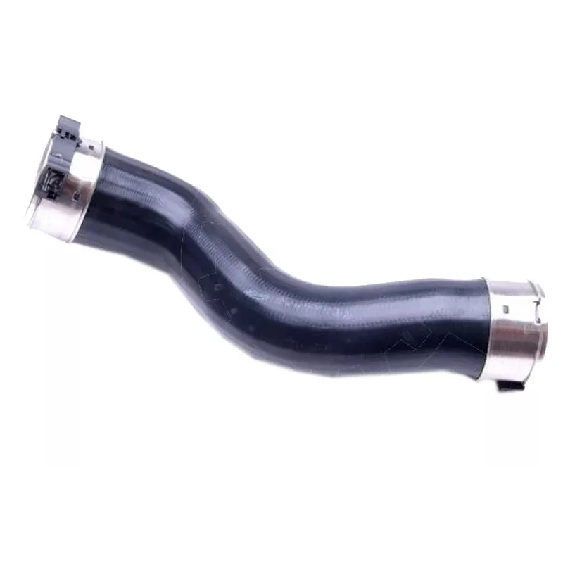 

A2045284682 A2045284582 ﻿C180 E250 E200 CL S250 On the left side of the charge air hose on the charge air cooler