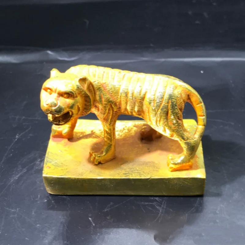 

Antique Copper Gilded Zodiac Tiger Seal Ornament Auspicious wealth Attraction Craft Desktop paperweight Decoration