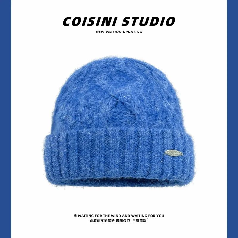 Fuzzy Knit Beanies for Women Winter Soft Yarn Knitted Hats Cuffed Warm Metal Label Casual Street Skull Cap Multiple Colors