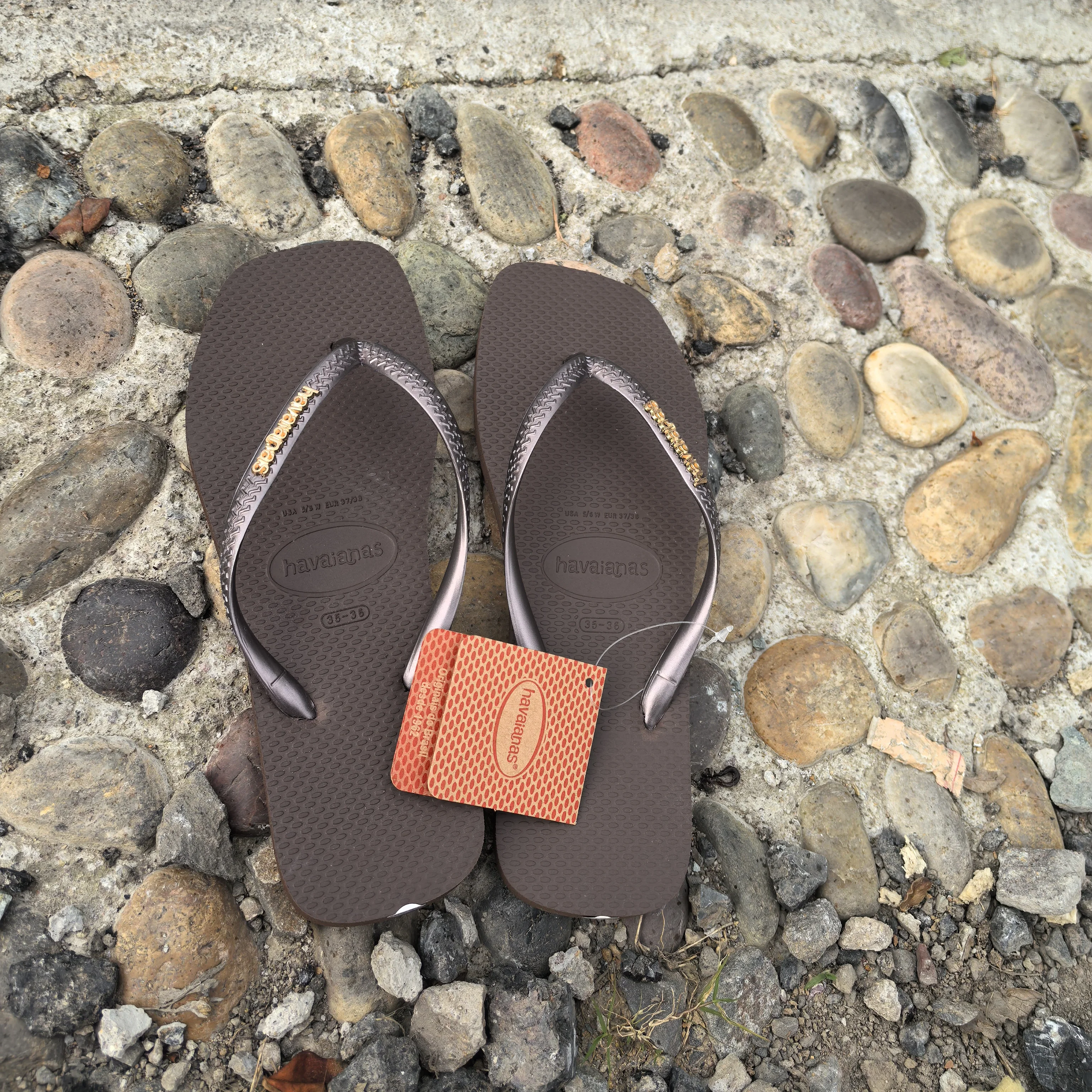 Summer 2025 New Women's Square Toe Flip Flops Outdoor Beach Sandals Luxury Women's Casual Slippers Size 35-42 Women's Shoes