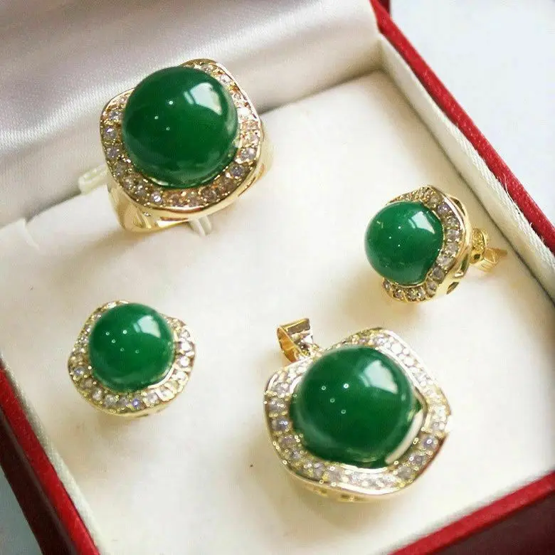 Green Jade Gems 18K Gold GP Pendant Necklace Ring Earrings Set AAA