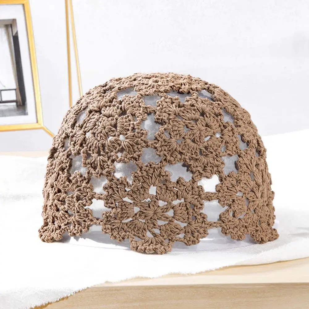 Mode Atmungsaktive Höhlte Heraus Gestrickte Hut Blumen Casual Baskenmütze Kappe Mode Sommer Sonnenblende Frauen