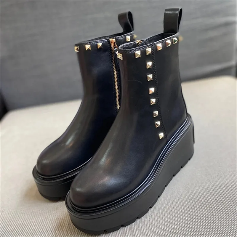 2024 Spring And Autumn New Fashion Leather Women\'s Chelsea Boots With Metal Rivet Decoration Thick Sole Sexy Charm Short Boots