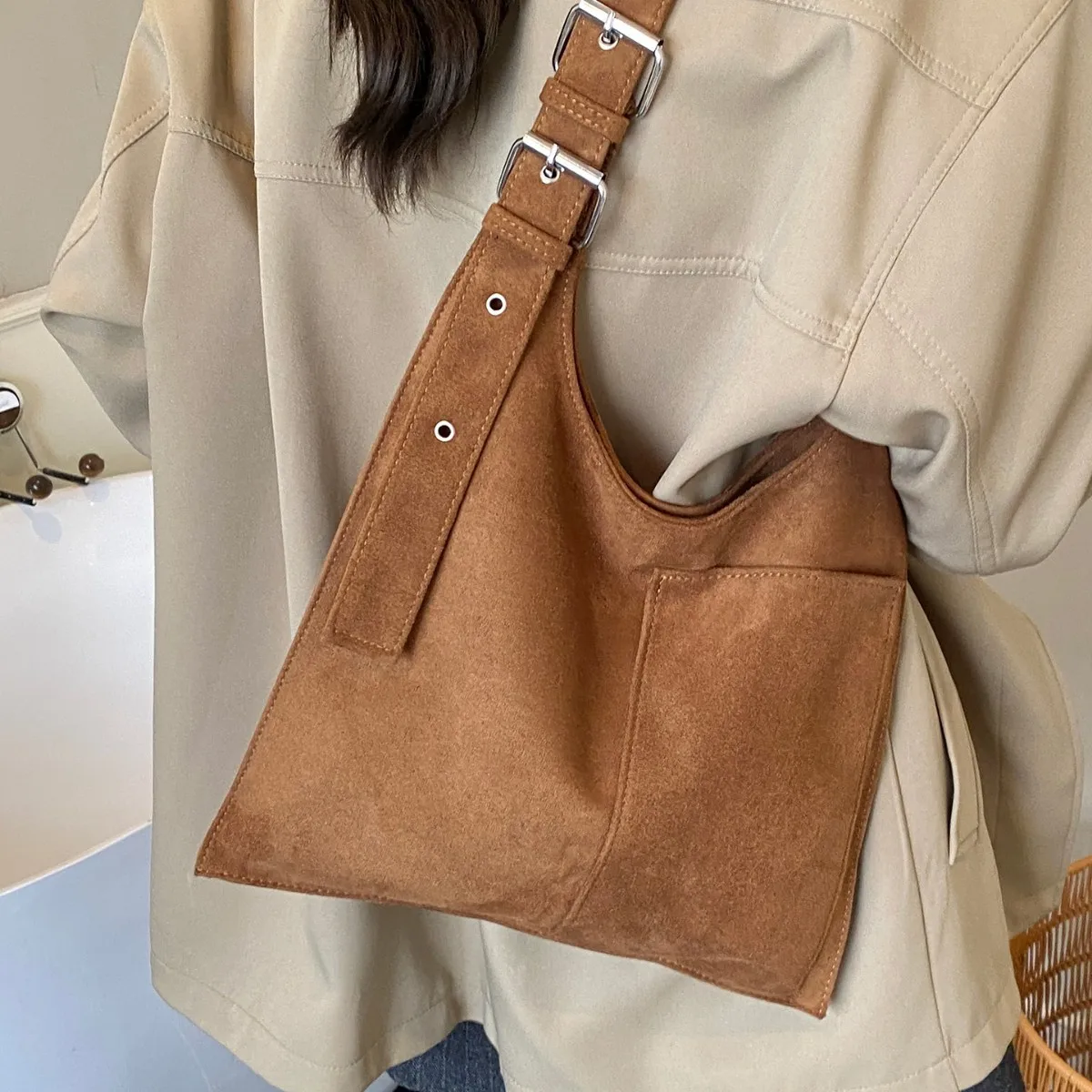 

2025 Autumn Winter Vintage Tote Bag, Women's Wide Strap Underarm Purse, Chic Commuter Crossbody, Minimalist Day to Night Bag