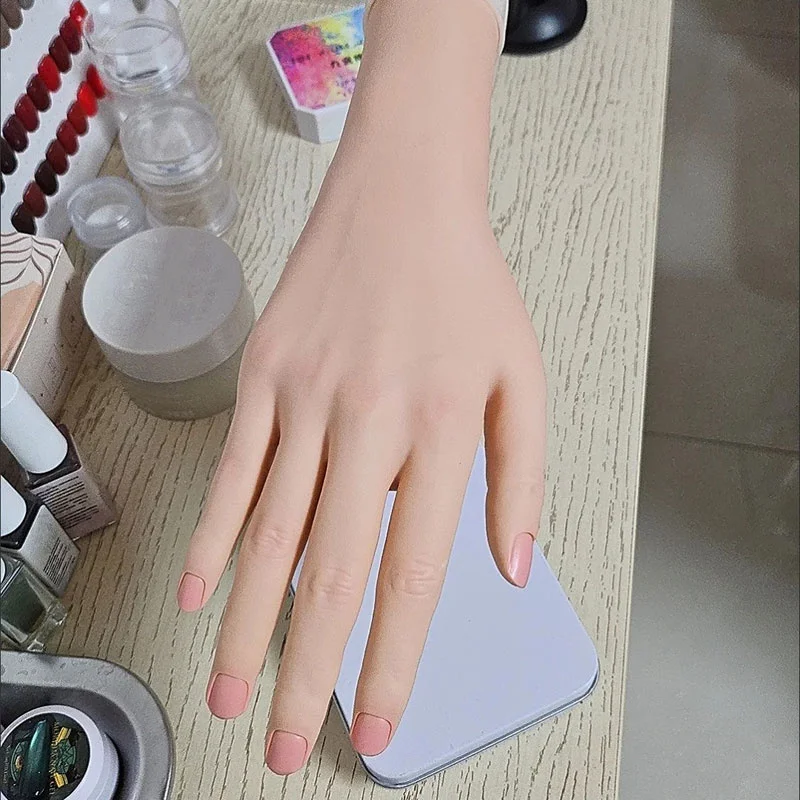 Beginnende nageloefening Fake Hand Simulatie Zachte siliconen Buigbare nagels Art Training Druk op nagels Sieraden Display Manicure Tool
