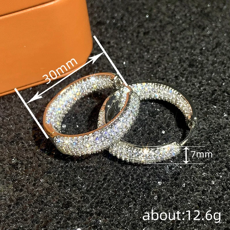 Huitan Fashion Gorgeous Shining Circle Round Hoop Earrings Biżuteria imprezowa dla kobiet z błyszczącą cyrkonią Luksusowe akcesoria damskie — zdjęcie 6
