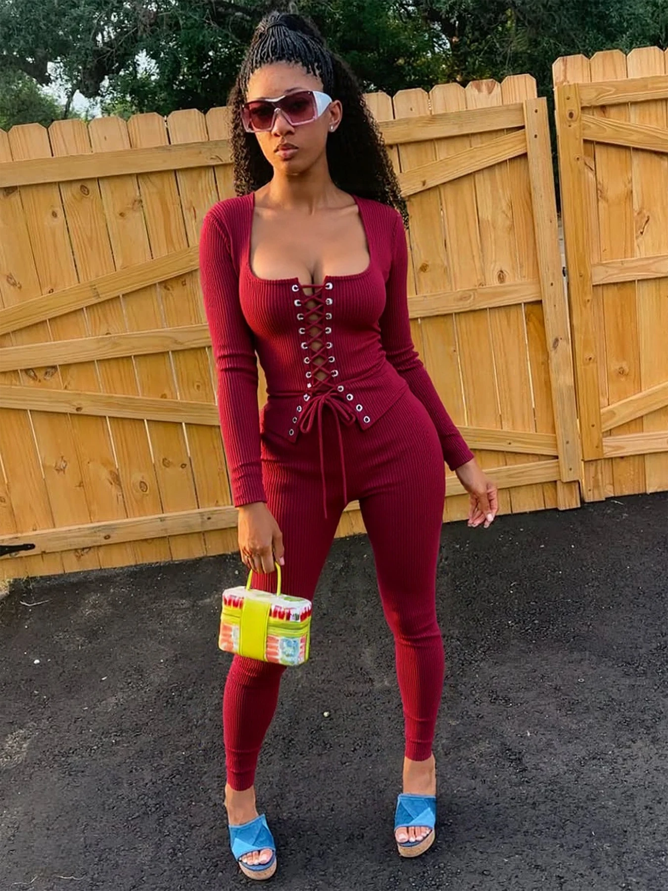 

Sisterlinda Hottie, комплект из 2 предметов, женские спортивные костюмы, укороченный топ с квадратным воротником и брюки, одинаковые простые спортивные эластичные наряды