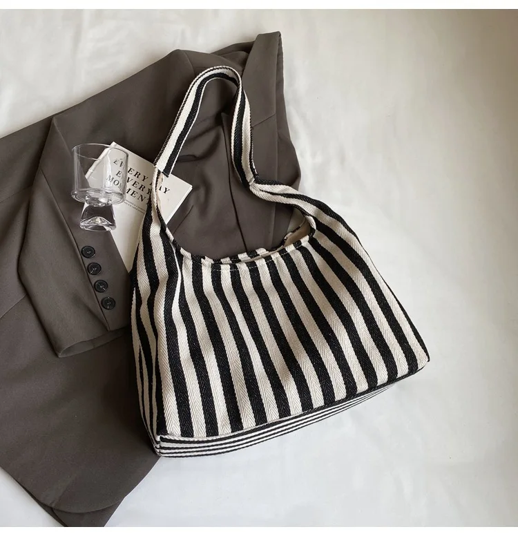 Fashionable Small And Fresh Striped Handbag Single Shoulder Large Capacity Casual Bag New Women's Bag, Armpit Tote Bucket Bag