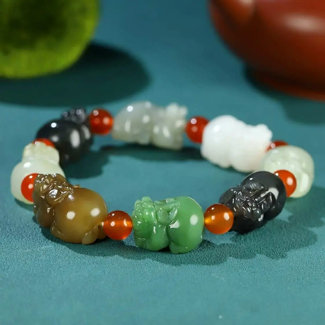 

Xinjiang Natural Hetian Jade Jade Duobao White Jasper Pixiu Bracelet Men's and Women's Eight Treasures Sugar Jade Certificate