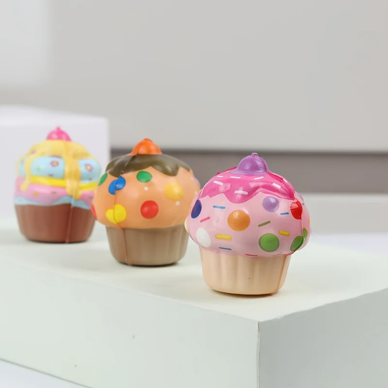 20szt Mini Cake Squishy Toy Boże Narodzenie Święto Dziękczynienia Nowy Rok Party Ulubione prezenty Dekoracje domu Słodki deser Zabawki Gry Nagrody F