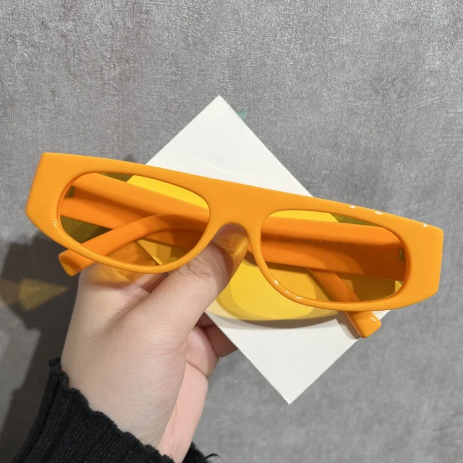 1 Stück Damen-Sonnenbrille, Neuer Trendiger Rechteckiger Rahmen, Einzigartiges Modisches Nischendesign, Lässiger Vielseitiger Stil für Straßenfotografie